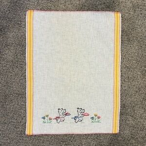 VTG Embroidered Kitchen Tea Towel SCOTTIE Dogs Floral 21x16” Excellent!